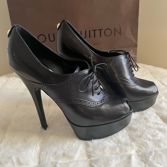Louis Vuitton women’s open Toe pump - Picture 8 of 9